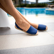 Emmanuela - handcrafted for you® Flache Peeptoe Espadrilles aus Blau leder