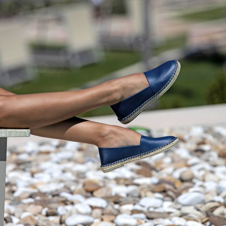 Emmanuela - handcrafted for you® Espadrilles aus Leder mit geschlossener Spitze aus Blau leder