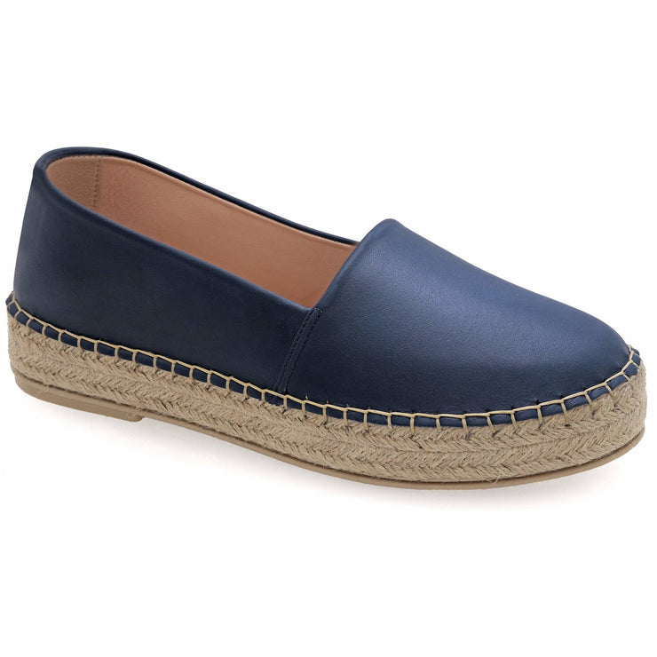 Emmanuela - handcrafted for you® Flache Espadrilles aus Leder mit geschlossener Spitze aus Blau leder