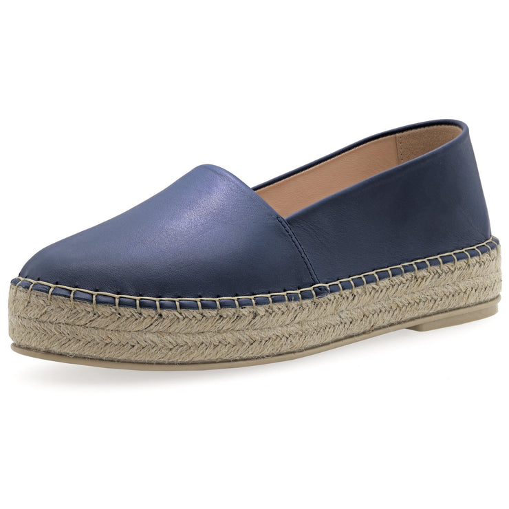 Emmanuela - handcrafted for you® Flache Espadrilles aus Leder mit geschlossener Spitze aus Blau leder