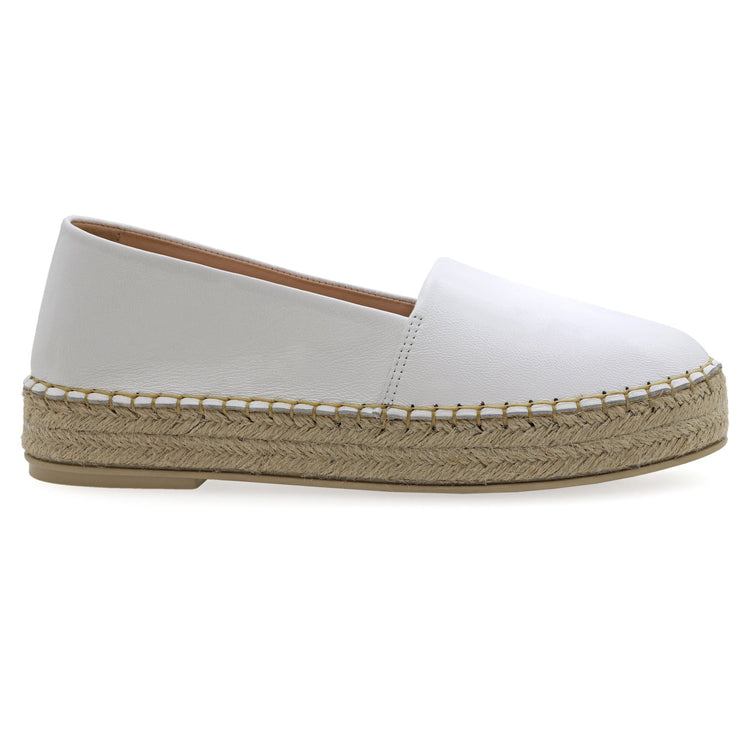 Emmanuela - handcrafted for you® Flache Espadrilles mit geschlossener Zehenpartie aus Blau leder