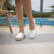 Emmanuela - handcrafted for you® Flache Espadrilles aus Leder mit geschlossener Spitze aus Weiße leder